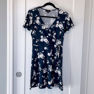 Fortune & Ivy floral wrap mini dress, medium, navy